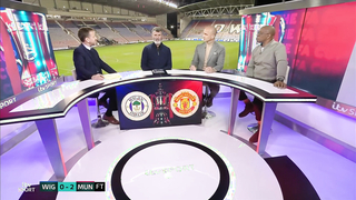 'It's clever!' - Roy Keane and Ian Wright on Bruno Fernandes penalty decision | ITV Sport