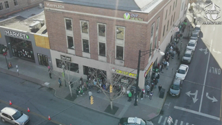 Randy Moss Restaurant Crisppis Chicken Opens in Downtown Huntington, WV | Grand Opening Ceremony