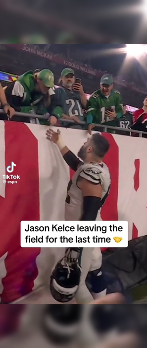 Jason Kelce's last walk off the field