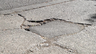 How to Skateboard for Beginners | Footing, Pushing, Stopping, Turning, Cracks & Curbs | Tactics