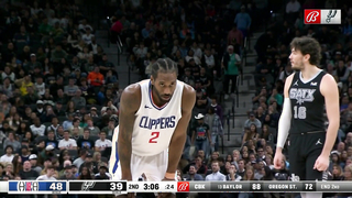 I've never seen an NBA coach do this...