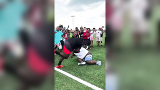 Tyreek Hill Ignites a Frenzy at Soul Runner Speed Camps!