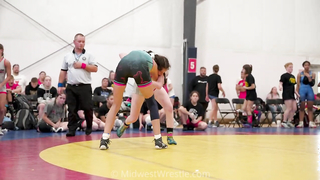 49 kg Girls Freestyle – Sara McLaughlin {B} of IL Cornstars Black vs. Charlie Jones {R} of WOW South