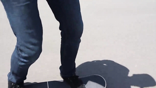Mastering the Basics: 10 Essential Skills Every Beginner Skateboarder Should Excel In for Board Confidence and Progression