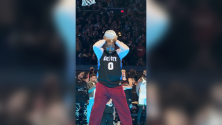 Mac McClung's Insane Dunk Over Shaq in NBA Slam Dunk Contest 2024!