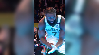 Gravity-Defying Left-Handed Dunk! Jaylen Brown Stuns in NBA Dunk Contest 2024