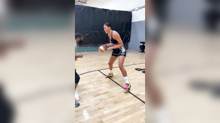 Liz Cambage's Skills: The Evolution of Her Handles