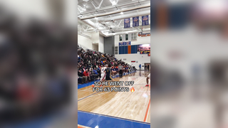 TYRAN MF STOKESSSS ? @Tstokes #tyranstokes #basketball #hoops #raini...