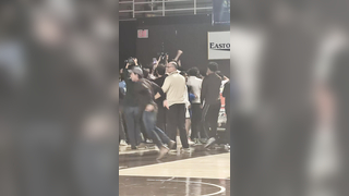 Wow!! #Lehigh Nasir Whitlock hit half court buzzer beater to beat Hol...