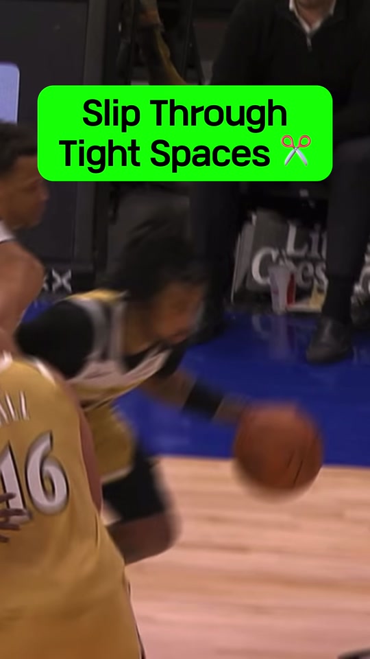 Slip Through Tight Spaces 🏀 | Elite Ball Handling Training