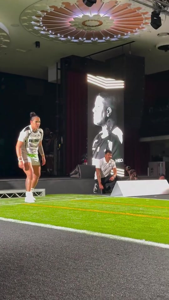 The first ever Female RUNIT match-up went HARD - @runit.league #rug...