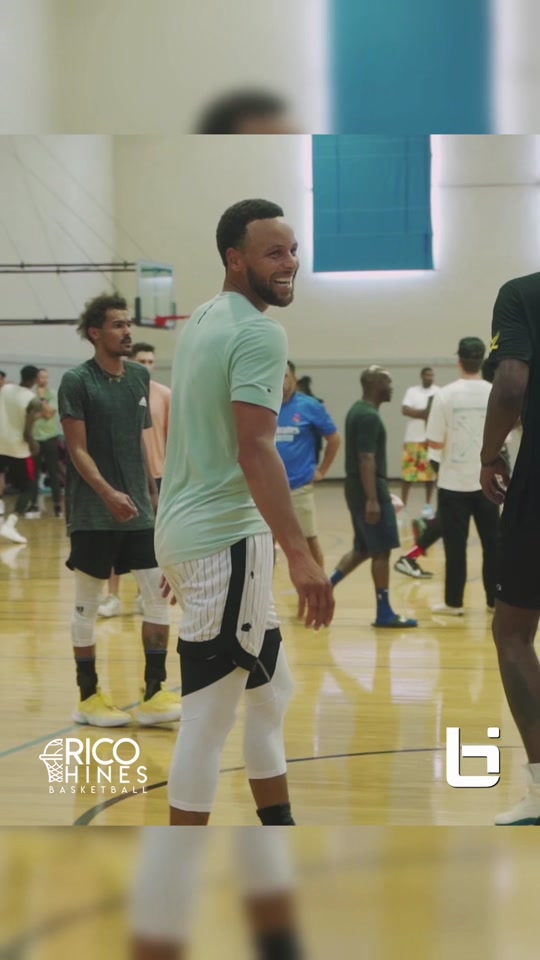 Steph was FRYING at Rico Hines runs back in 2022 #ballislife #bball