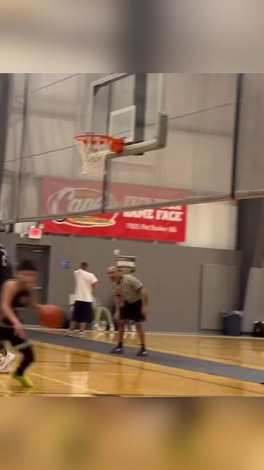 These rough basketball plays got out of hand#BasketballFouls #Rough...