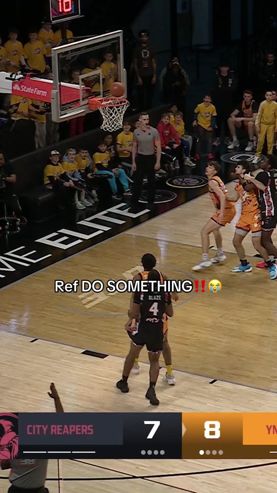 HE CANT DO THAT refs are selling #ote #hoops