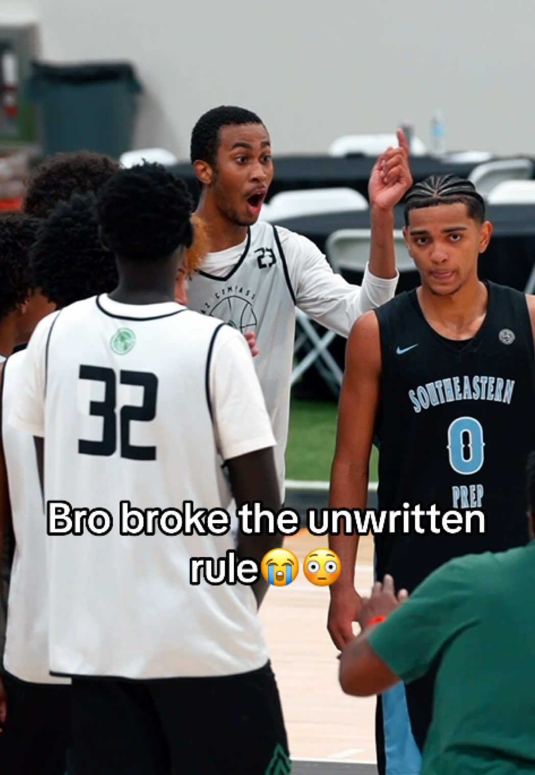 Self lob dunk to end the game is crazy #fyp #aau #madehoops #baske...
