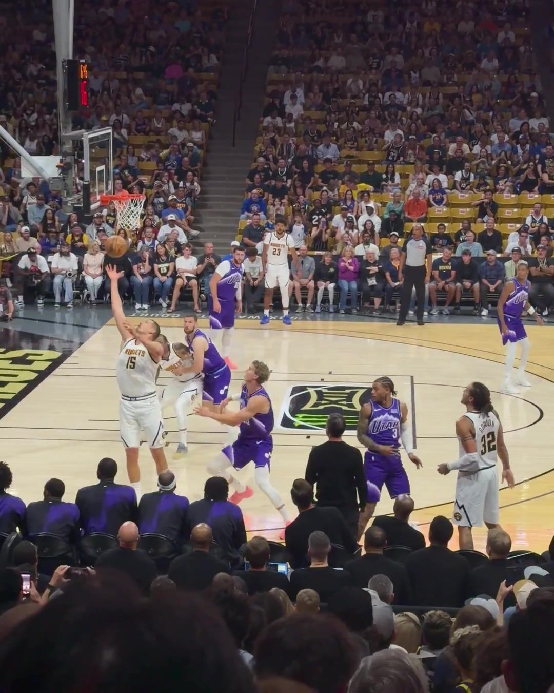 Unbelievable pass form Nikola Jokic