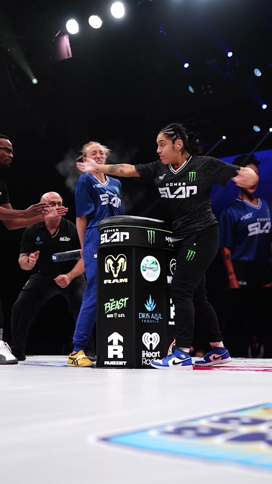 Clock it @destinymccubbin closing out the early prelims with the w...