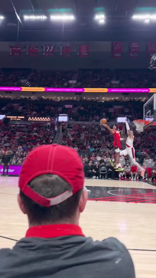 Courtside dunk views (realolivermaroney /IG) #nba #basketball #spor...
