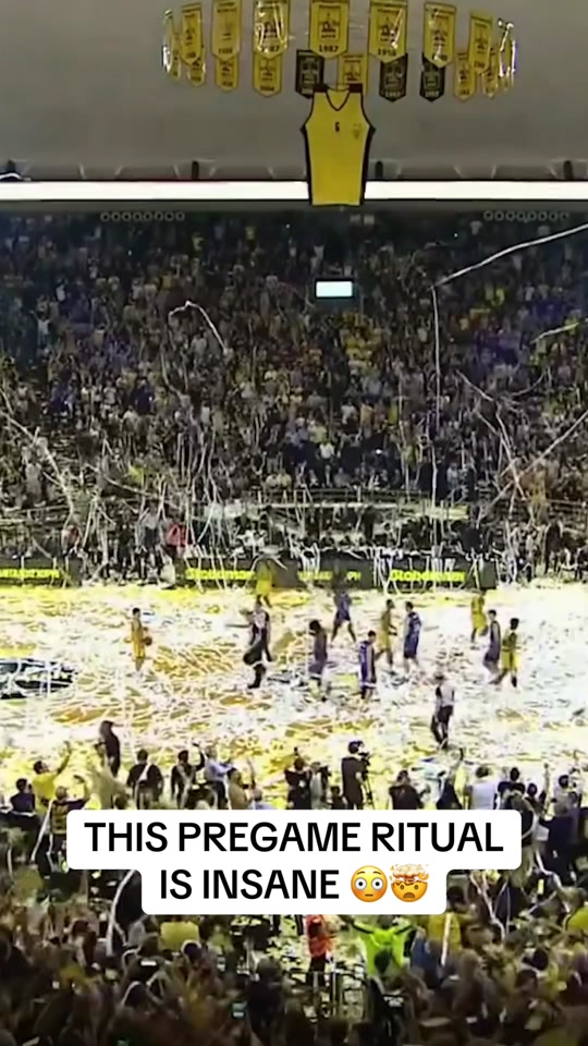 Electric atmosphere (via @EuroLeague) #basketball #sports #eurolea...