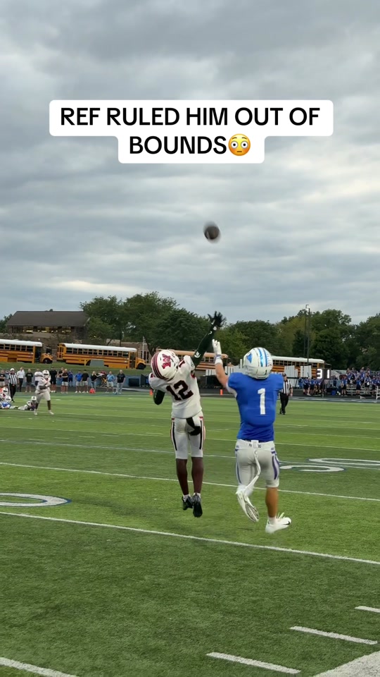 I’m not seeing what the ref seeing #fyp #highschoolfootball #hsfootba...