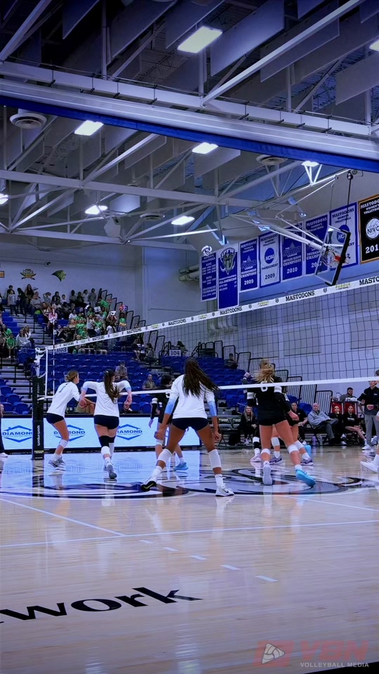 Purdue Fort Wayne’s libero keeps it alive with the dig… and the hangt...