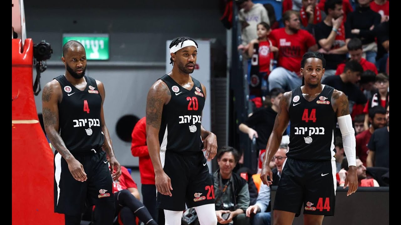 The captain came up big: career-high for Randolph in the Clasico