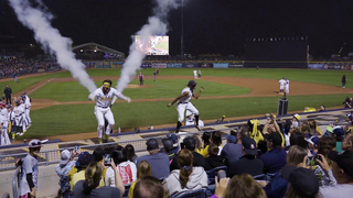 "Somebody to Love" Justin Bieber and Usher Hitter Walk-Up | The Savannah Bananas