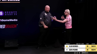 NINE-DARTER - First woman to hit perfect leg on TV