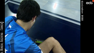 Juan Fernández: In the middle of a goalmouth scramble for LUGO I Liga Endesa 2023-24