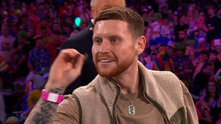 Behzinga vs Elliot Hackney! Nine-dart challenge