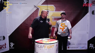 'Shamokin Thunder Clap' vs 'the Guardian' at SlapFIGHT