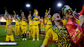 Savannah Bananas Perform SpongeBob "Sweet Victory" Halftime Show