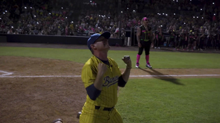 Savannah Bananas Perform SpongeBob "Sweet Victory" Halftime Show