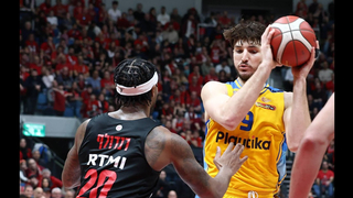 Made the difference: Roman Sorokin's aerial celebration in the Clasico