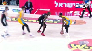 Made the difference: Roman Sorokin's aerial celebration in the Clasico