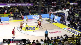 Fenerbahçe Beko defeated Galatasaray Ekmas with a score of 90-74 in a match of the Turkish Basketball Super League