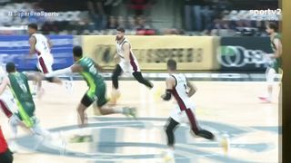 The Super 8 Cup record was broken by Gabriel Jaú, from Flamengo, with 31 points in the match against Bauru. This exceptional performance certainly impressed basketball fans and will be remembered in the history of the competition