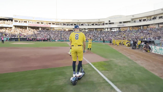 Hunter Pence Steals Show for The Savannah Bananas