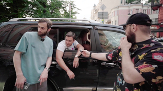 The guys are tearing up the patriots! People's reaction to the field!