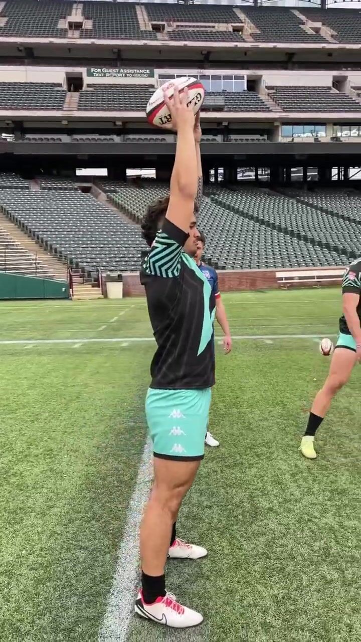 Rugby Catching Challenge: Do You Have What It Takes?