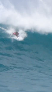 Molly Picklum's Spectacular 9.67 Snap to Free-Fall! Historic Turn in Women's Sunset Beach Surfing!