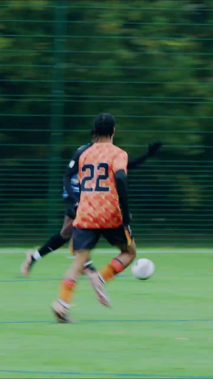 Mic'd Up: Sunday League Winger vs Right Back Battle Soccer Shorts ft. Baiteze