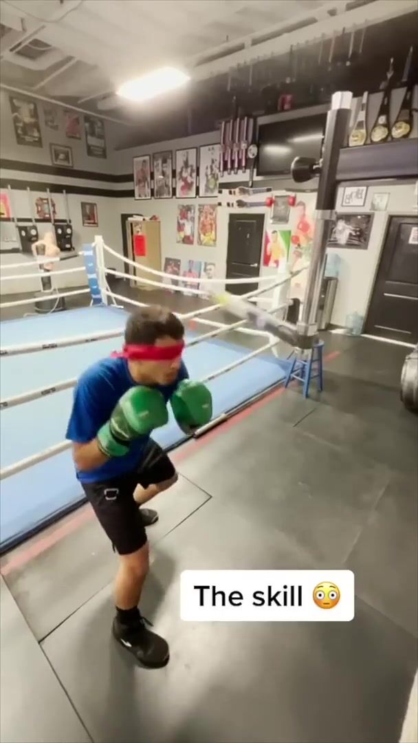 Unbelievable Boxing Moments: Blindfolded Training Highlights