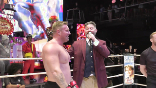 Crazy MMA Fight: Man vs Two Thai Tigers