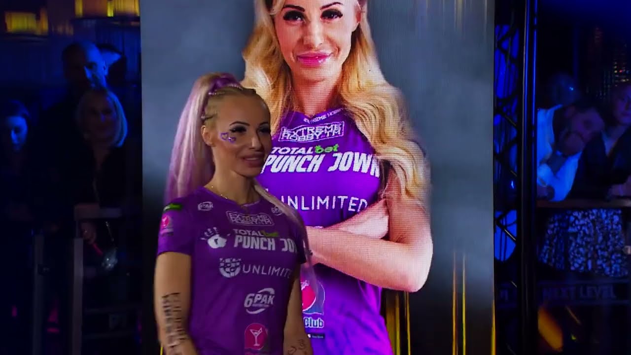 CELEBRITY FIGHT! Reality TV Stars Esmeralda vs Patusia PUNCHDOWN 5 Super Fight