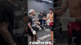 GERVONTA DAVIS FIRST RYAN GARCIA SPARRING LOOK; SIZES UP HOW TO GET INSIDE ON TALLER ELIJAH FLORES