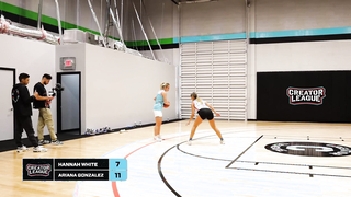 HANNAH WHITE vs ARIANA GONZALEZ PHYSICAL 1V1 | CREATOR LEAGUE
