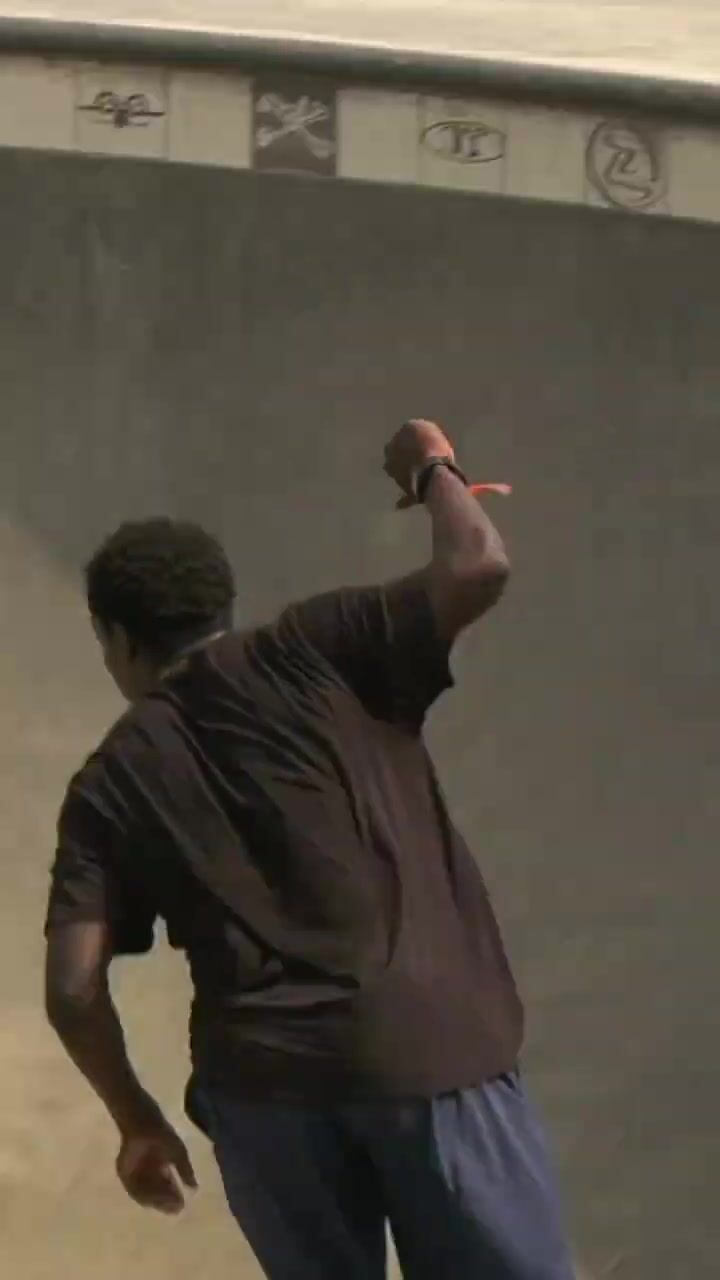 Venice Vibes: Zion Wright Shreds the Streets