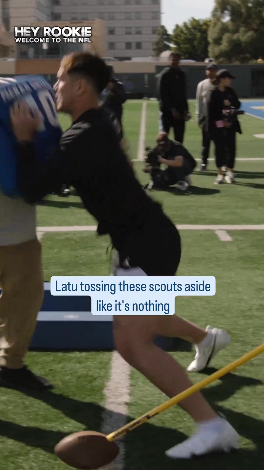 Laiatu Latu joins Colts' defensive line