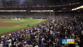 Luis Arraez WALKS IT OFF in his FIRST home game as a Padre!